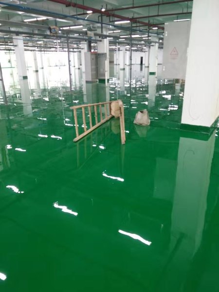 深圳葵涌比克电池厂。环氧树脂自流平地板6万平方米